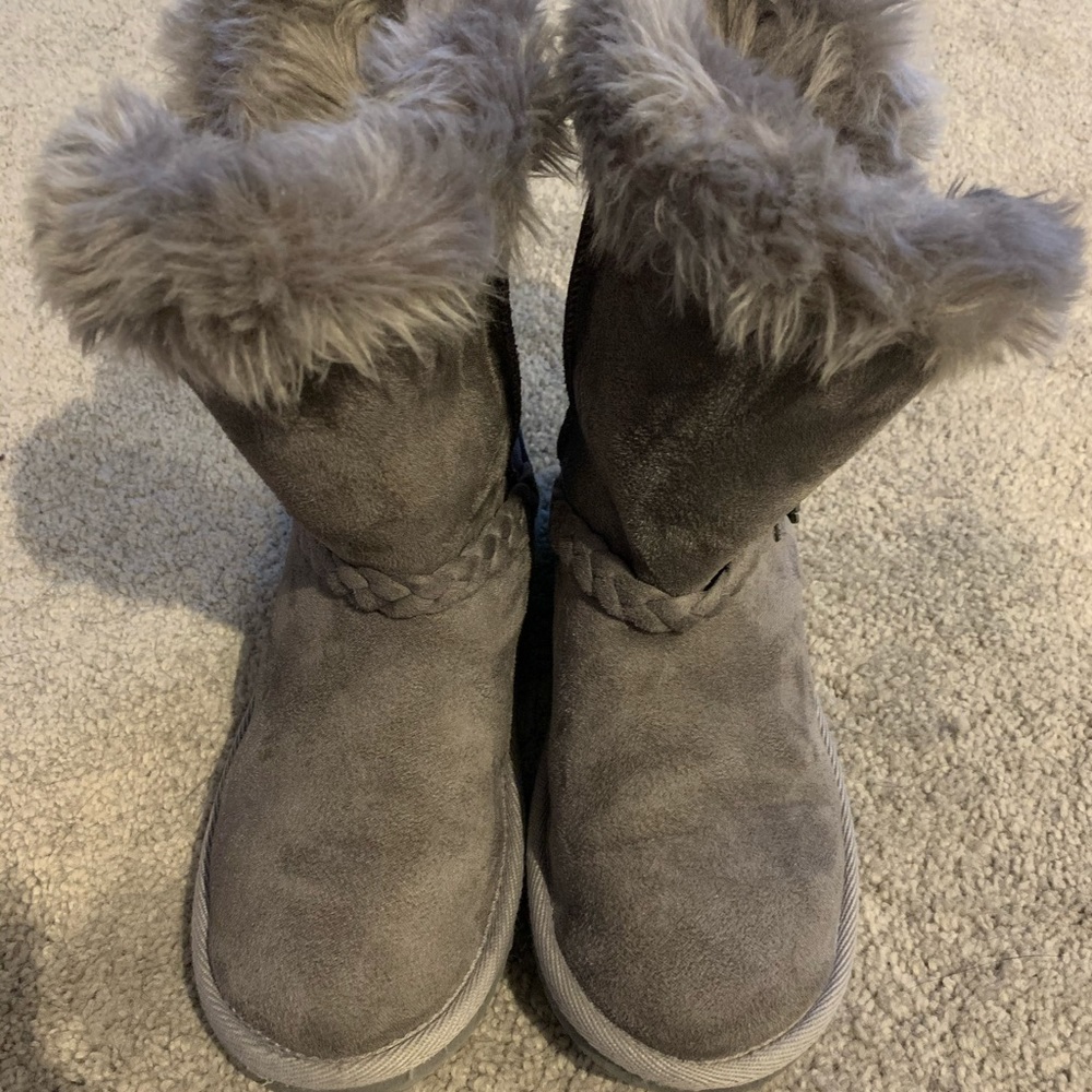 Children’s Place Girls Gray Braided Boots Size 3